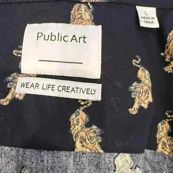 Public Art size large button down black tiger - Picture 5 of 8